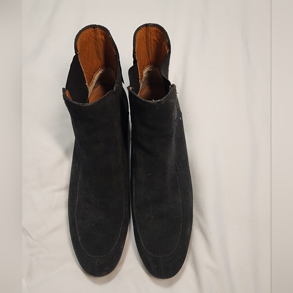 Salvatore Ferragamo Women's Black Suede Boots - Picture 2 of 7